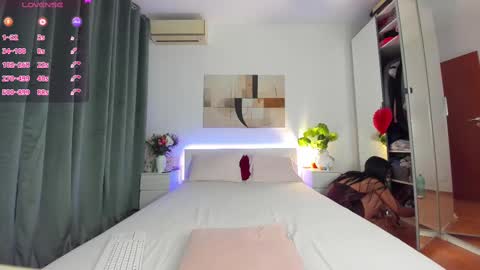 Snapshot of nadeen_ chatting on 02.15.25 Nadia online show from 02.15.25