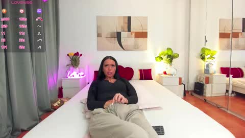 Snapshot of nadeen_ chatting on 03.08.25 Nadia online show from 03.08.25