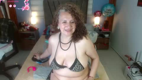 Snapshot of nadia_84 chatting on 04.28.26 nadia_84 online show from 04.28.26