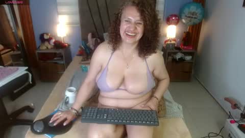 Snapshot of nadia_84 chatting on 05.05.26 nadia_84 online show from 05.05.26