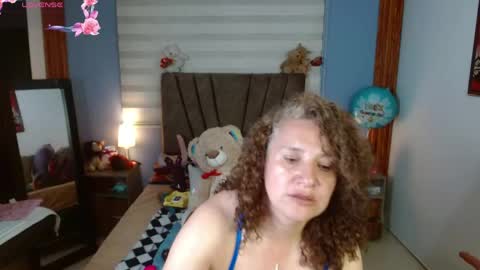 Snapshot of nadia_84 chatting on 05.26.26 nadia_84 online show from 05.26.26