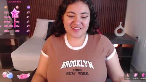 Snapshot of nadine_russo chatting on 12.02.24 Nadine online show from 12.02.24