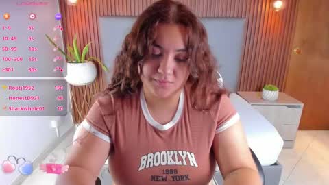 Snapshot of nadine_russo chatting on 12.28.24 Nadine online show from 12.28.24
