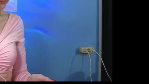 nadinna999 online show from 12.23.25