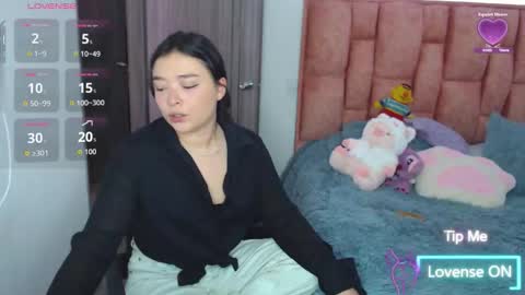 nahia cute     only   online show from 01.10.26