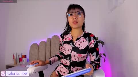 Snapshot of nahia_low chatting on 09.18.25  Valeria  online show from 09.18.25