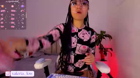 Snapshot of nahia_low chatting on 10.04.25  Valeria  online show from 10.04.25