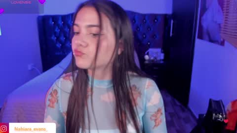 NAHIARA EVANS online show from 02.04.25