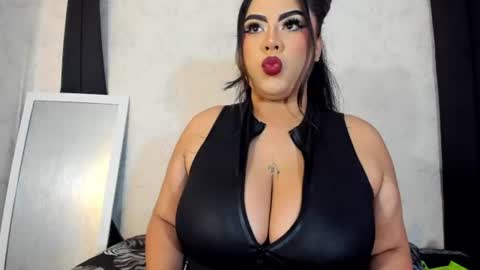 Snapshot of nahiara_lee_ chatting on 06.25.26 Nahia online show from 06.25.26