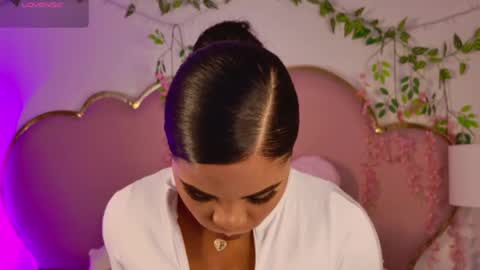 NahiaraReina  online show from 04.18.26