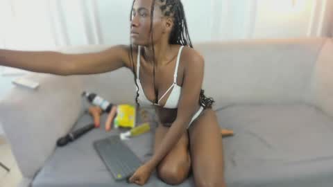 Snapshot of nahomi_williams_ chatting on 05.27.26 Nahomi online show from 05.27.26