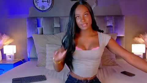 Snapshot of nahomicampbell_ chatting on 09.09.25 VICTORIA online show from 09.09.25