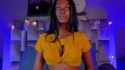 Snapshot of nahomicampbell_ chatting on 09.23.25 VICTORIA online show from 09.23.25