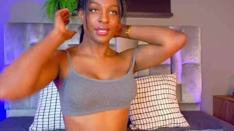 Snapshot of nahomicampbell_ chatting on 11.07.25 VICTORIA online show from 11.07.25