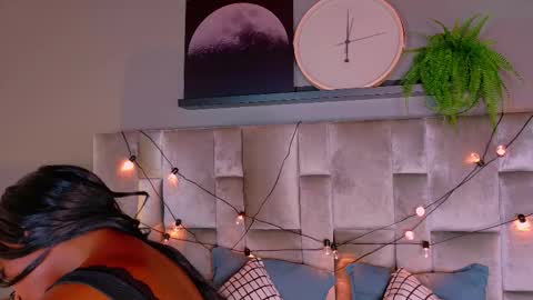 Snapshot of nahomicampbell_ chatting on 11.14.25 VICTORIA online show from 11.14.25