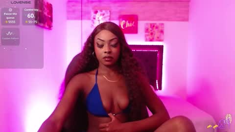 Nahomi  online show from 01.24.25