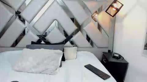 Nahomi  online show from 03.17.26