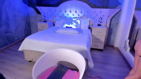 Nahomi online show from 02.26.25