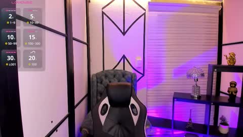 Nahomi online show from 11.10.25