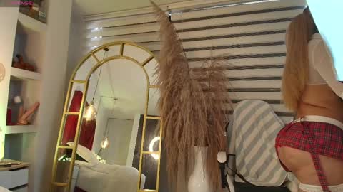 NahomiRoss online show from 04.18.26