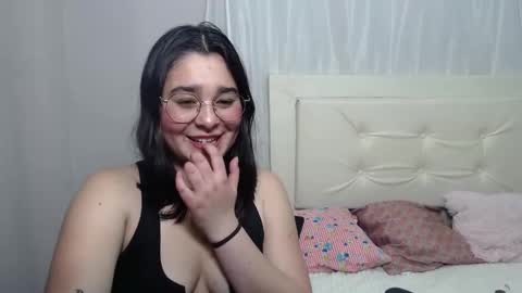 Snapshot of nahomy_larsen chatting on 12.12.24 Nahomy online show from 12.12.24