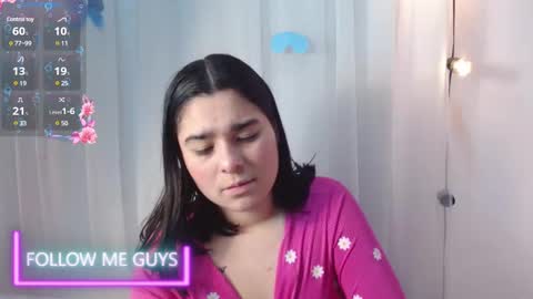 Snapshot of nahomy_larsen chatting on 12.17.24 Nahomy online show from 12.17.24