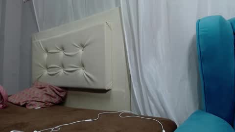 Snapshot of nahomy_larsen chatting on 12.23.24 Nahomy online show from 12.23.24