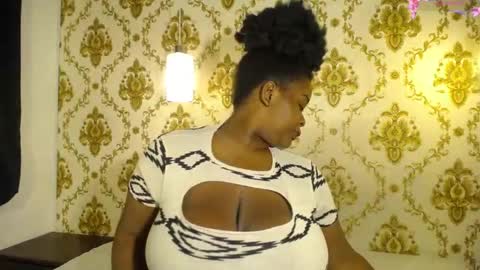 Snapshot of nahybig_boobs chatting on 05.01.26 Karatbby online show from 05.01.26