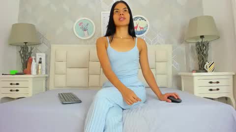 naia_cox online show from 11.13.25