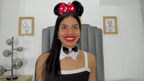 naia_cox online show from 11.30.25