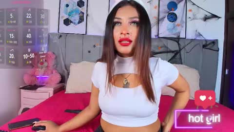 Naia online show from 10.18.25