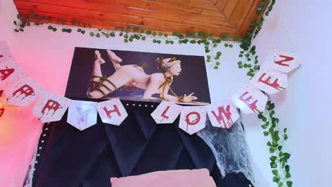 Naia x online show from 10.25.25