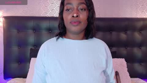 naiaramasson_ online show from 10.07.25