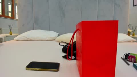 Naila online show from 01.20.25