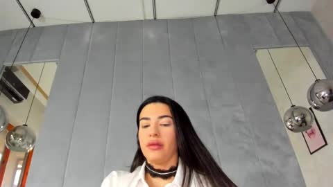 Naila online show from 02.15.25