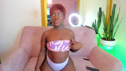 Snapshot of nainadeivis chatting on 02.18.25 Naina online show from 02.18.25
