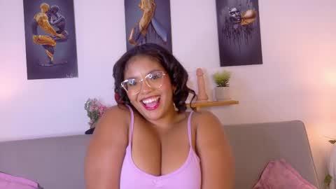 Snapshot of nairagold_ chatting on 04.23.26 nairagold_ online show from 04.23.26
