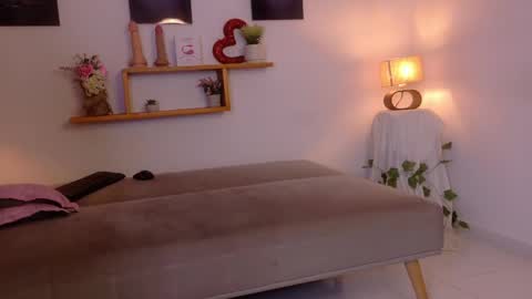 Snapshot of nairagold_ chatting on 05.15.26 nairagold_ online show from 05.15.26