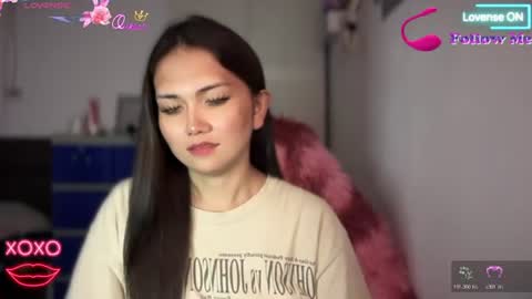 Snapshot of naisha143 chatting on 06.17.26 MARY MAE online show from 06.17.26