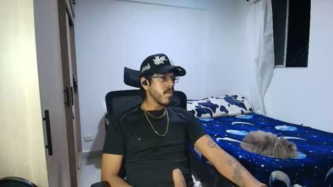 Snapshot of naitsihrc chatting on 12.04.25 Nait online show from 12.04.25