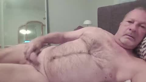 Naked4Ladies online show from 10.26.25