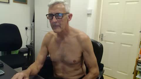 nakedcarpenteruk online show from 12.16.25