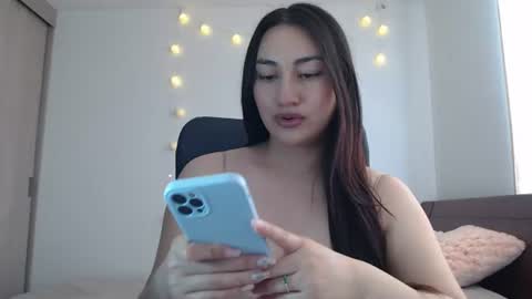 Snapshot of nala_foster chatting on 06.12.26 Nala online show from 06.12.26