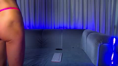 Snapshot of nally_ferrari chatting on 09.09.25 Nally online show from 09.09.25