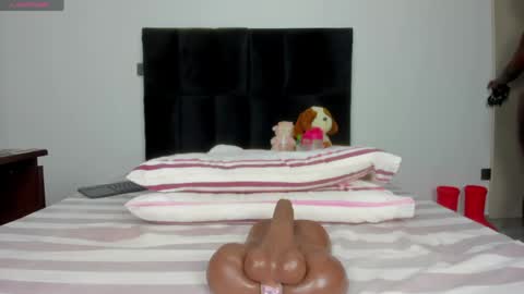 Snapshot of namelesss_xxx chatting on 04.25.26 pervert online show from 04.25.26