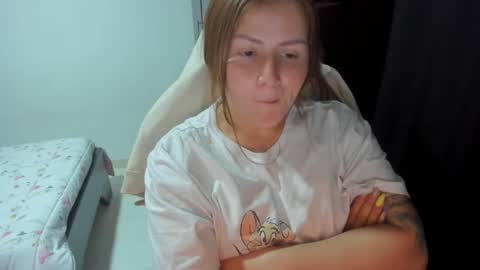 Snapshot of namibecker chatting on 01.08.25 Nami online show from 01.08.25