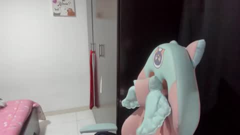 Snapshot of namibecker chatting on 01.16.25 Nami online show from 01.16.25