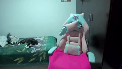 Snapshot of namibecker chatting on 02.07.25 Nami online show from 02.07.25