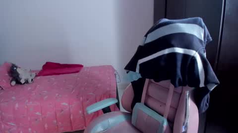 Snapshot of namibecker chatting on 02.14.25 Nami online show from 02.14.25