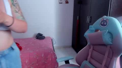 Snapshot of namibecker chatting on 03.01.25 Nami online show from 03.01.25